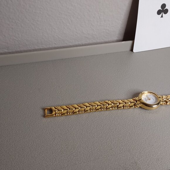 Untested Gold Tone Rumours Watch With White Dial - Picture 5 of 9